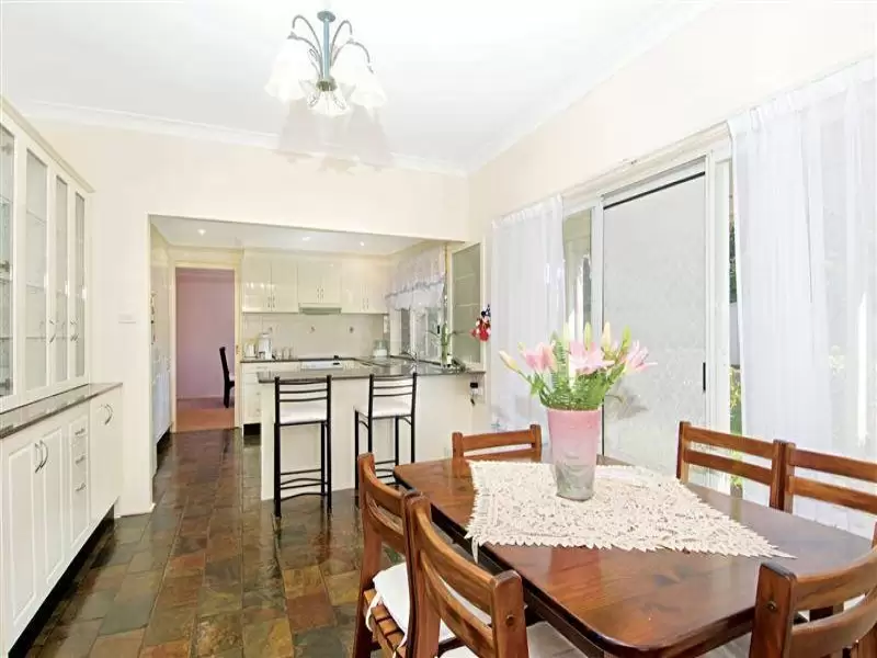 8 Squire Place, Castle Hill Sold by Aurora Property - image 2