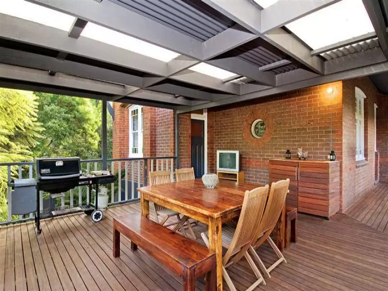 8 Hillside Crescent, Epping Sold by Aurora Property - image 4