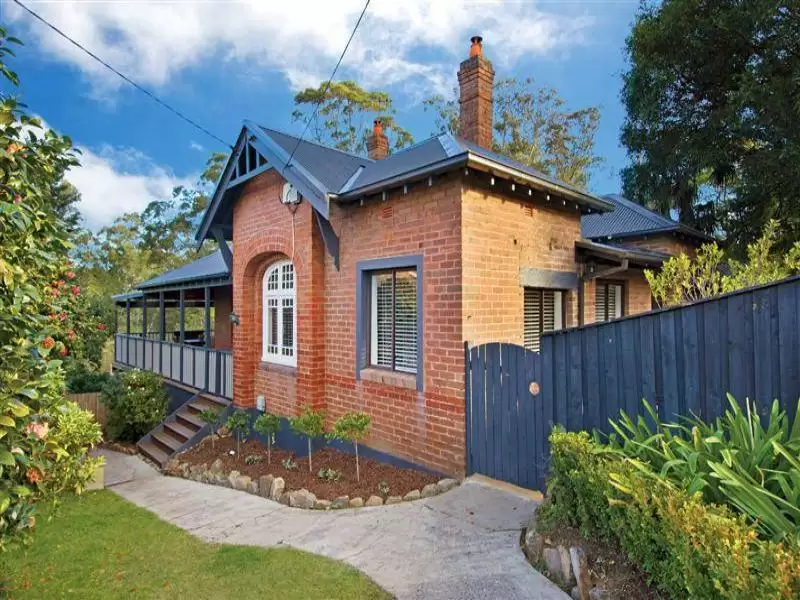8 Hillside Crescent, Epping Sold by Aurora Property - image 1