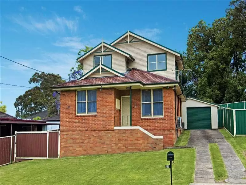29 Bennetts Road East, Dundas Sold by Aurora Property - image 1