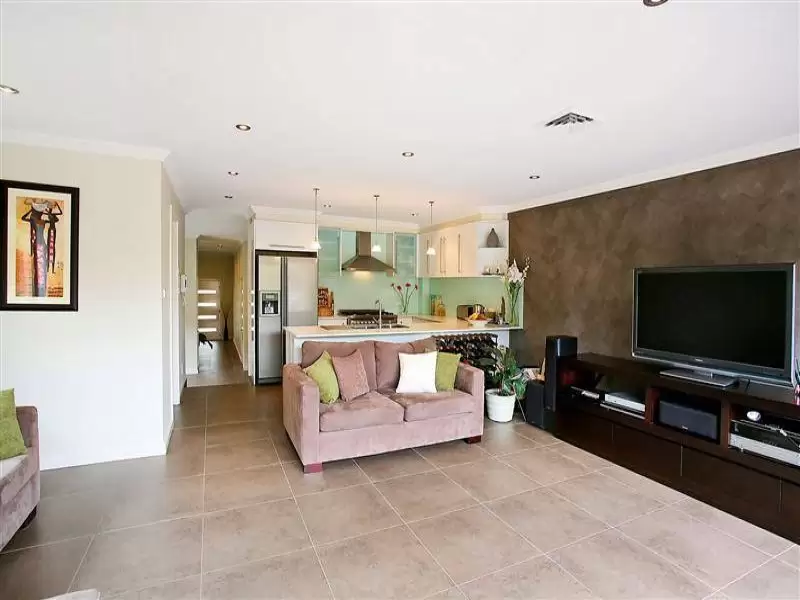 13A Tilley Street, Dundas Sold by Aurora Property - image 2