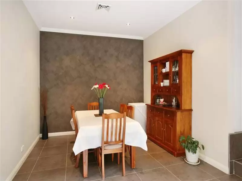 13A Tilley Street, Dundas Sold by Aurora Property - image 3