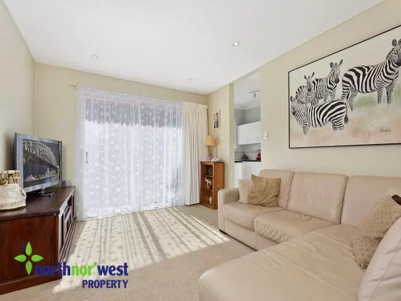 10/11 Cottonwood Crescent, Macquarie Park Sold by Aurora Property - image 2