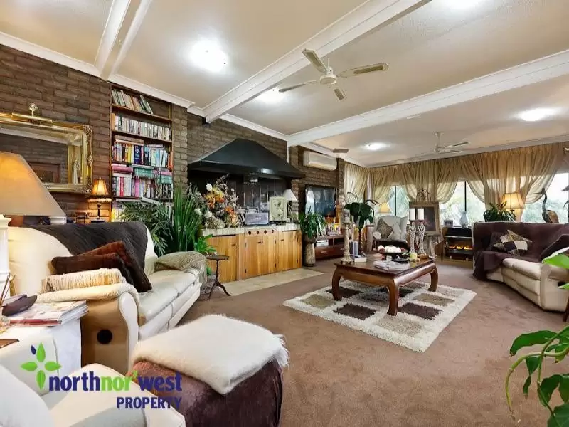 258 Marsden Road, Carlingford Sold by Aurora Property - image 2