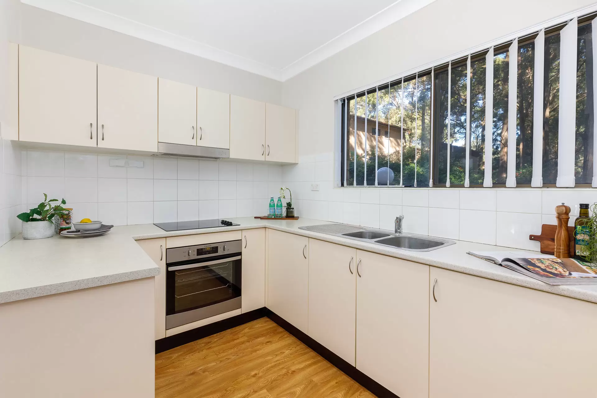 6/162 Culloden Road, Marsfield Sold by Aurora Property - image 2