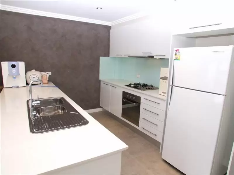 13 Tilley Street, Dundas Sold by Aurora Property - image 3