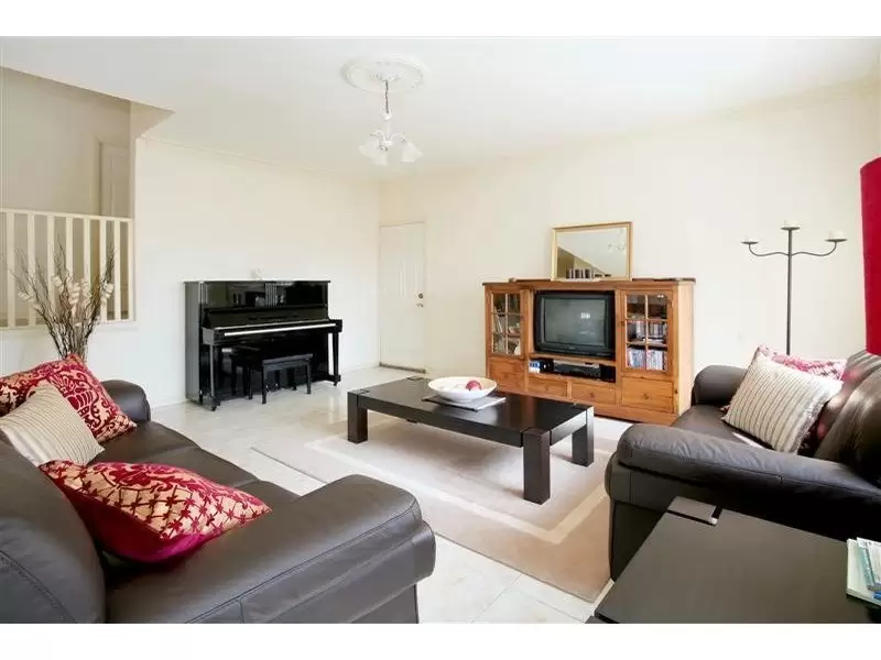 2A Carson Street, Dundas Valley Sold by Aurora Property - image 3