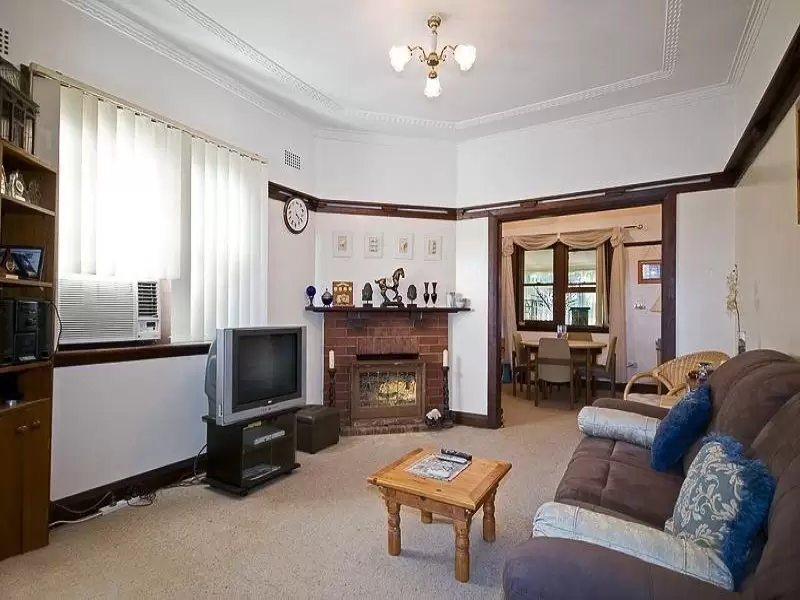 25 James Street, West Ryde Sold by Aurora Property - image 3