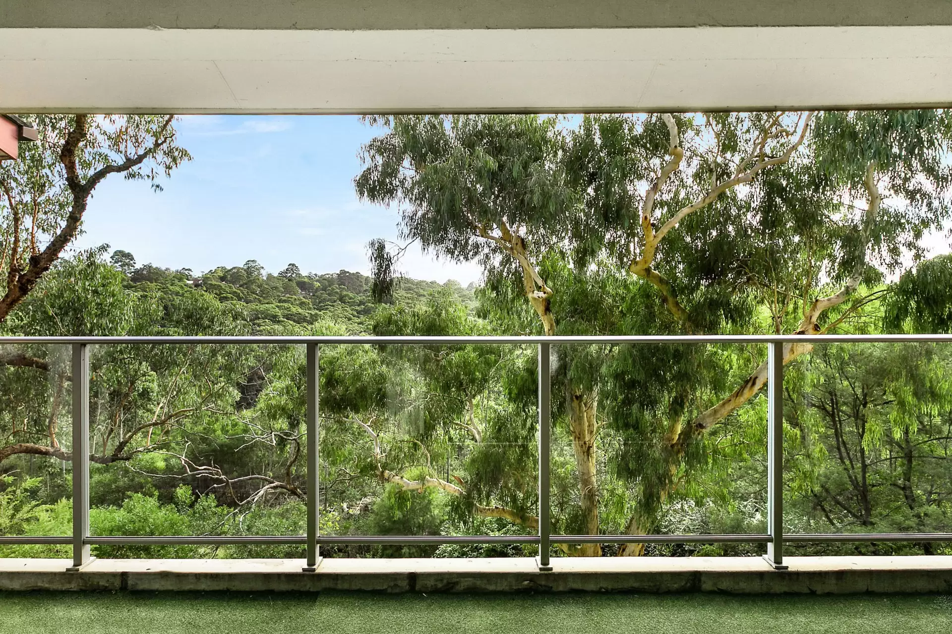 6/1 Carlisle Close, Macquarie Park Sold by Aurora Property - image 1