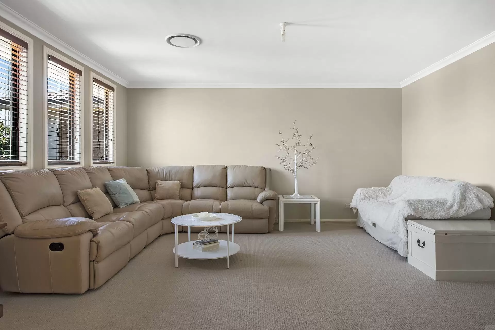 13 Kobe Street, Ropes Crossing Sold by Aurora Property - image 4
