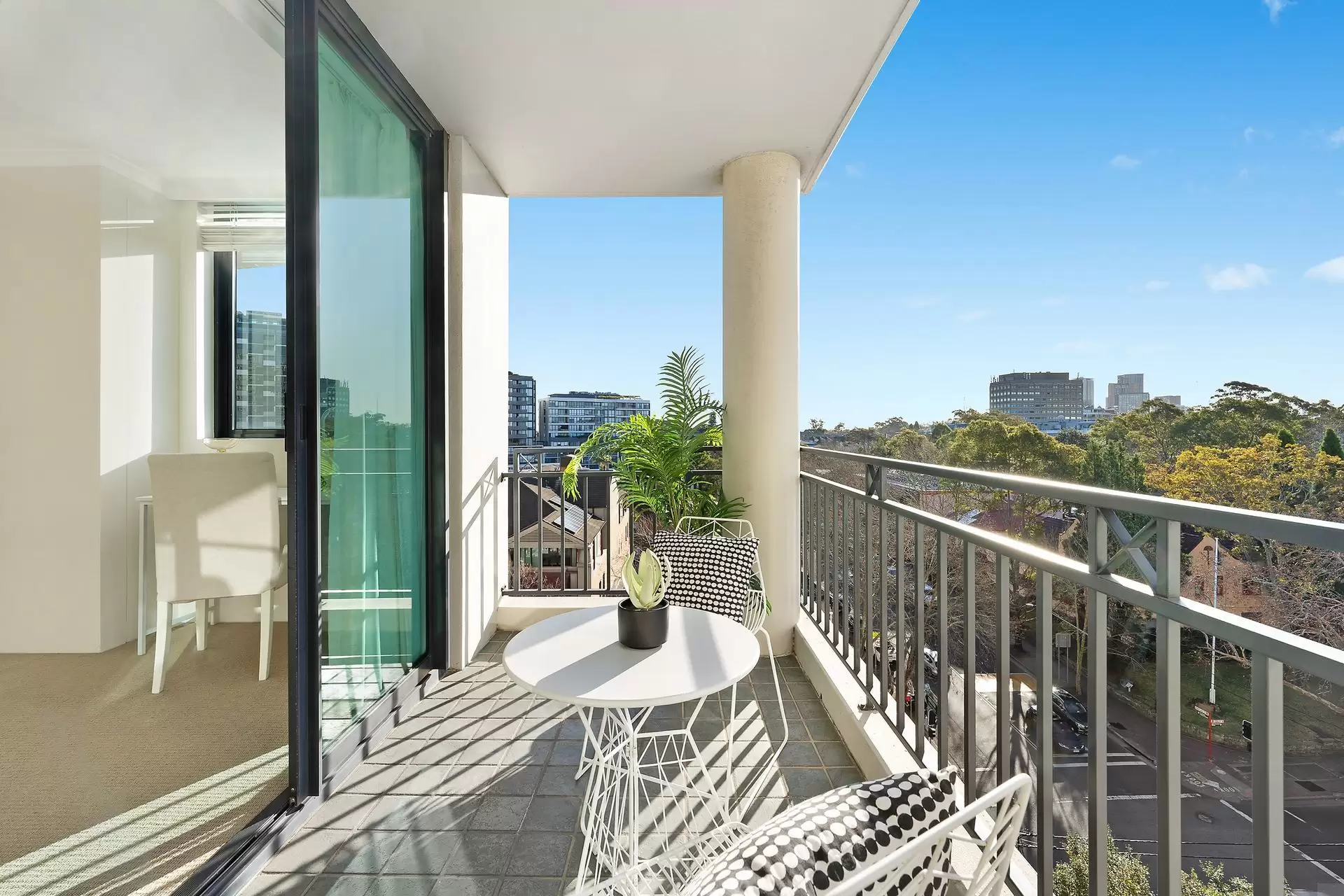 69/237 69/237 Miller Street, North Sydney Sold by Aurora Property - image 1