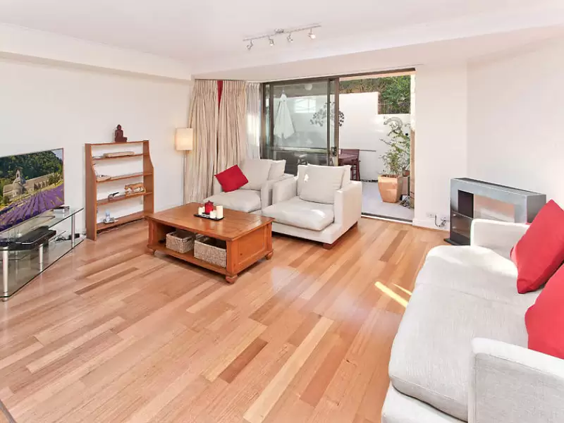 2/61 Yeo Street, Neutral Bay Sold by Aurora Property - image 1