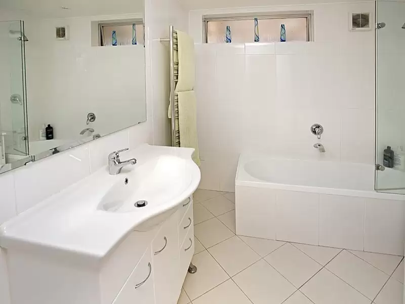 4/34 Stanton Road, Mosman Sold by Aurora Property - image 1