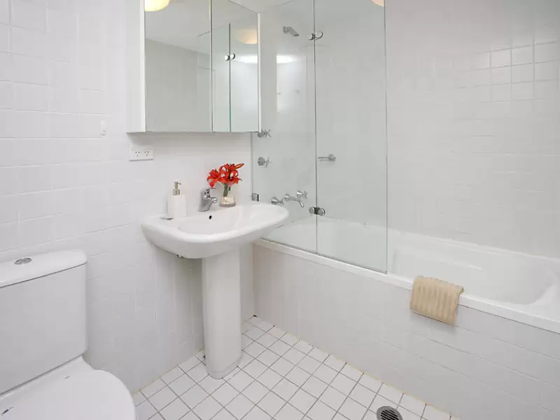 202/12 Queen Street, Glebe Sold by Aurora Property - image 4