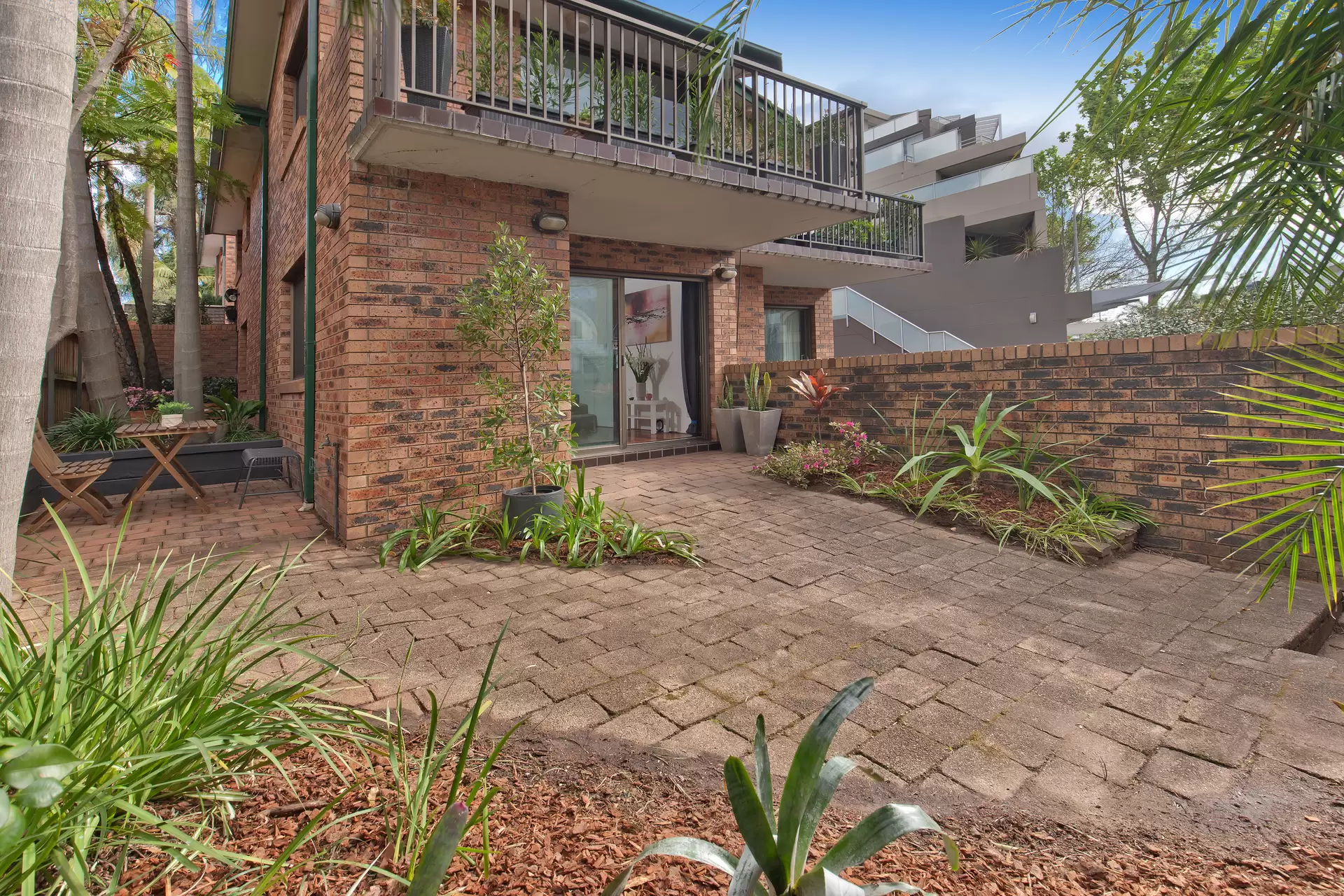 1/209 Military Road, Cremorne Sold by Aurora Property - image 2