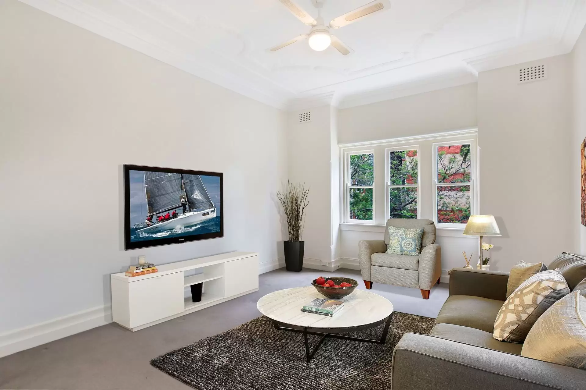 5/26 New South Head Road (entry Via Oswald St), Edgecliff Sold by Aurora Property - image 2
