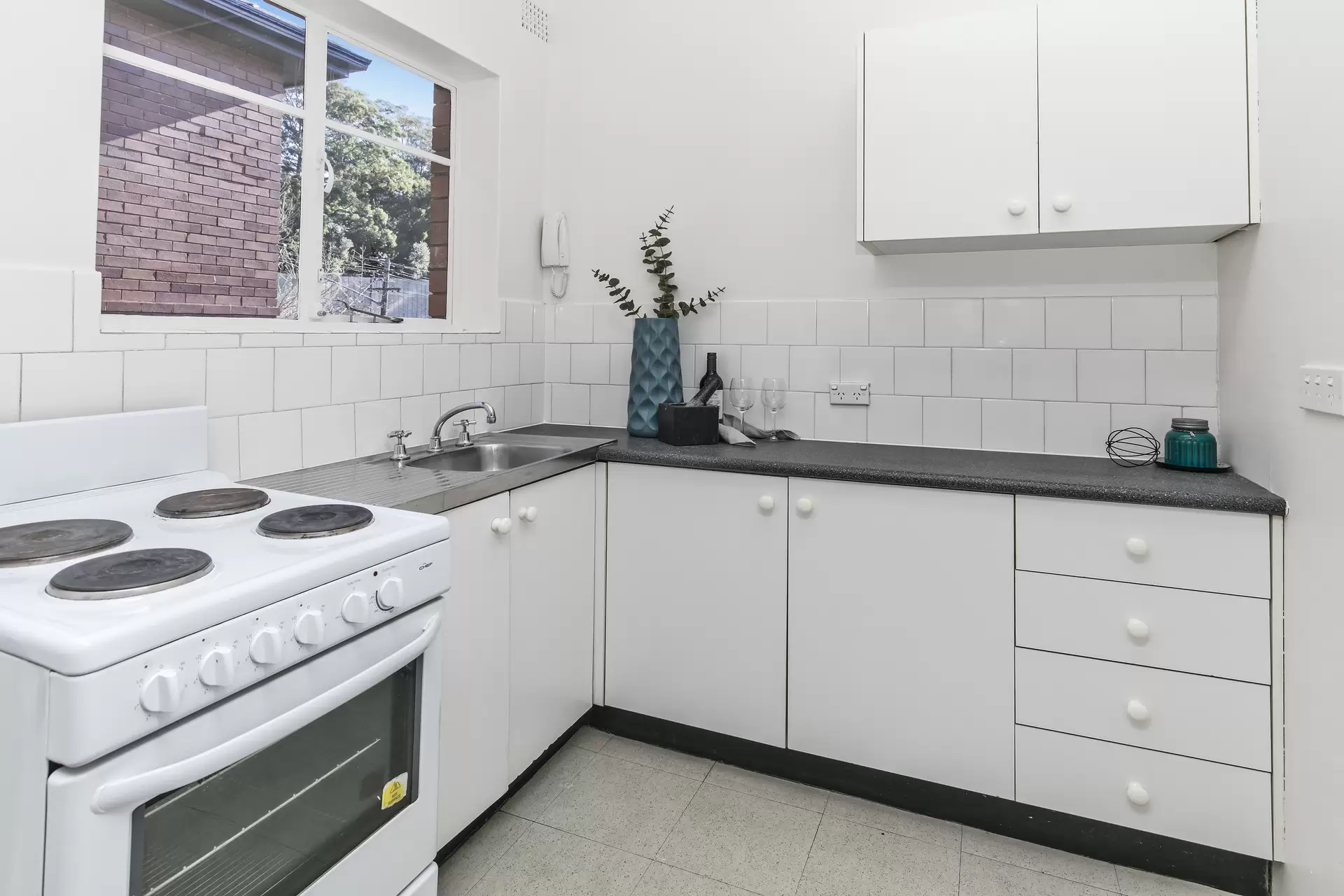 17/341 Alfred Street (Just Off Darley Street), Neutral Bay Sold by Aurora Property - image 2