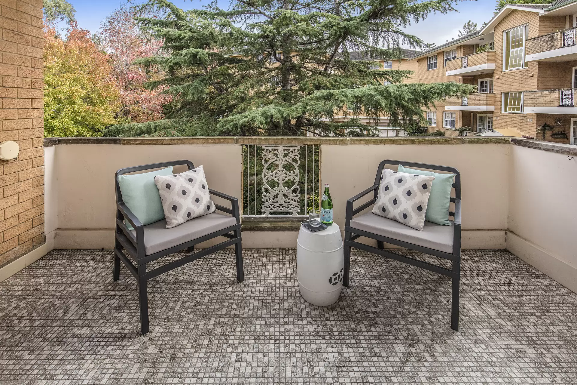 4/2-12 Llewellyn Street, Lindfield Sold by Aurora Property - image 2