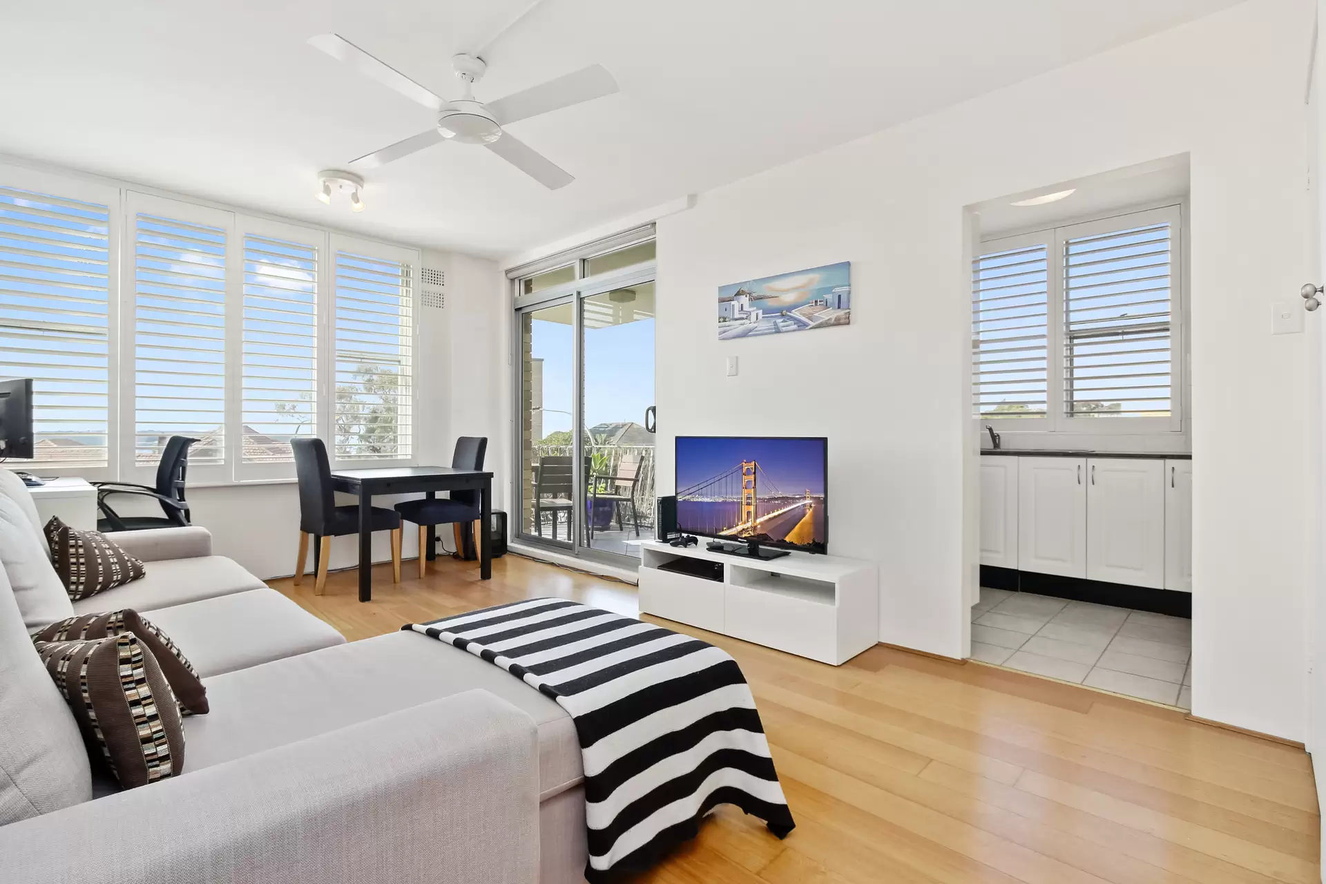 9/164 Spit Road, Mosman Sold by Aurora Property - image 1