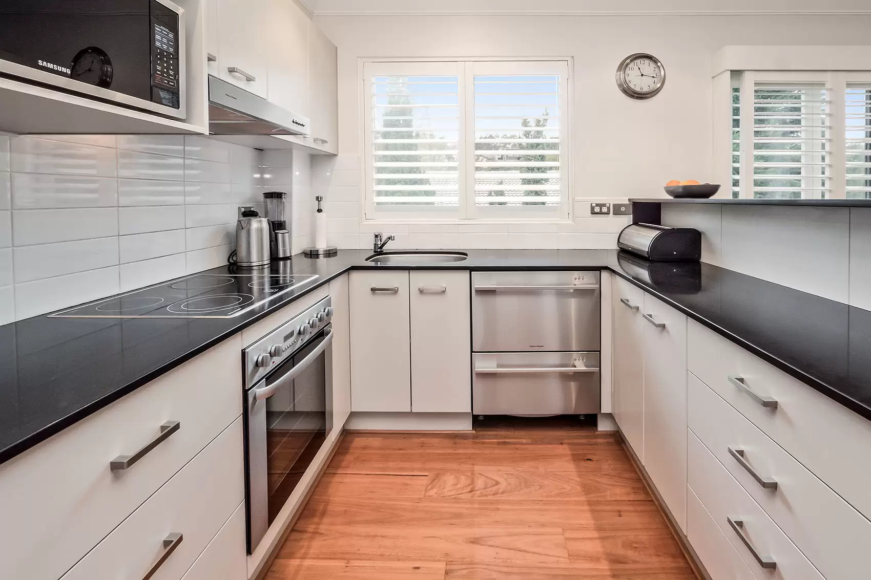 18/26-28 Eaton Street, Neutral Bay Sold by Aurora Property - image 2
