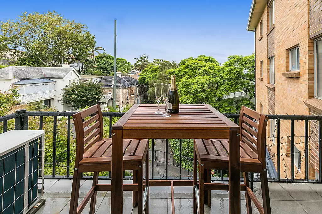 4/111 Ben Boyd Road, Neutral Bay Sold by Aurora Property - image 2