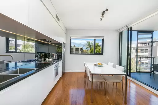 205/66 Atchison Street, Crows Nest Sold by Aurora Property