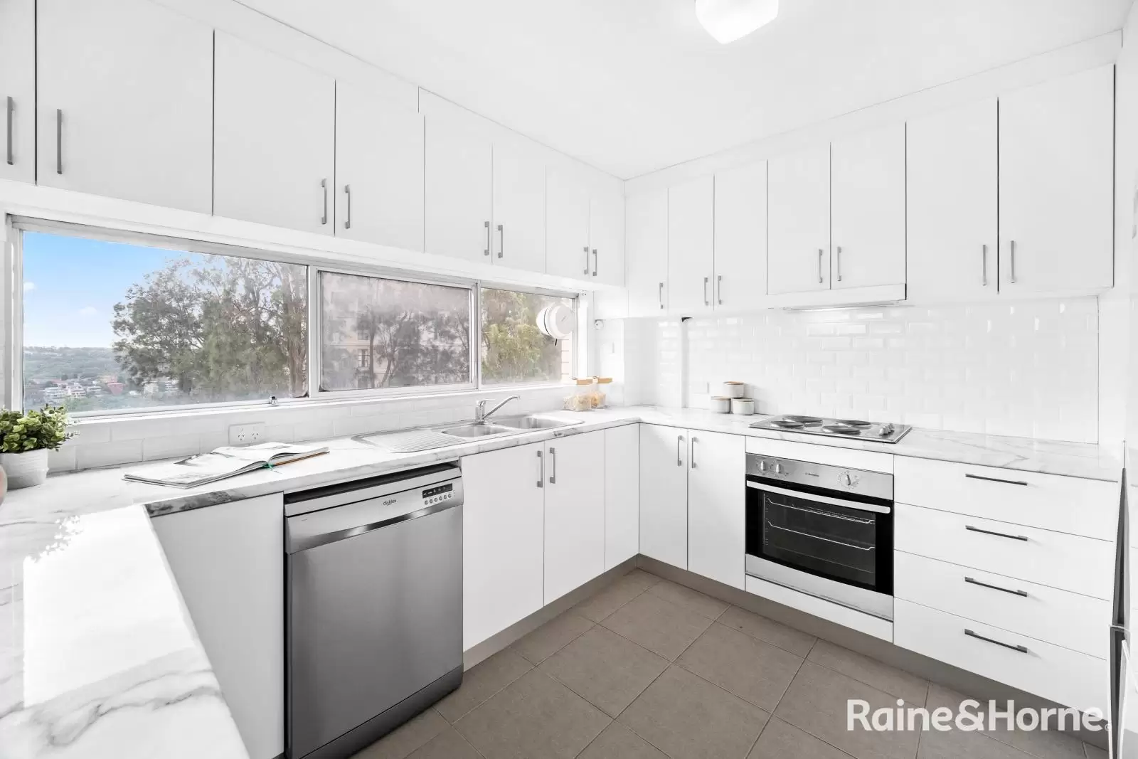 6/40-48 Gerard Street, Cremorne Sold by Aurora Property - image 3