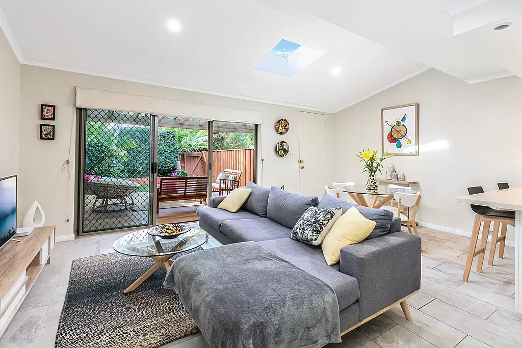 3/237 Macpherson Street, Warriewood Sold by Aurora Property - image 2