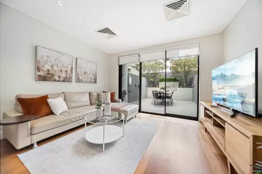 2/2 Hamilton Avenue, Naremburn Sold by Aurora Property