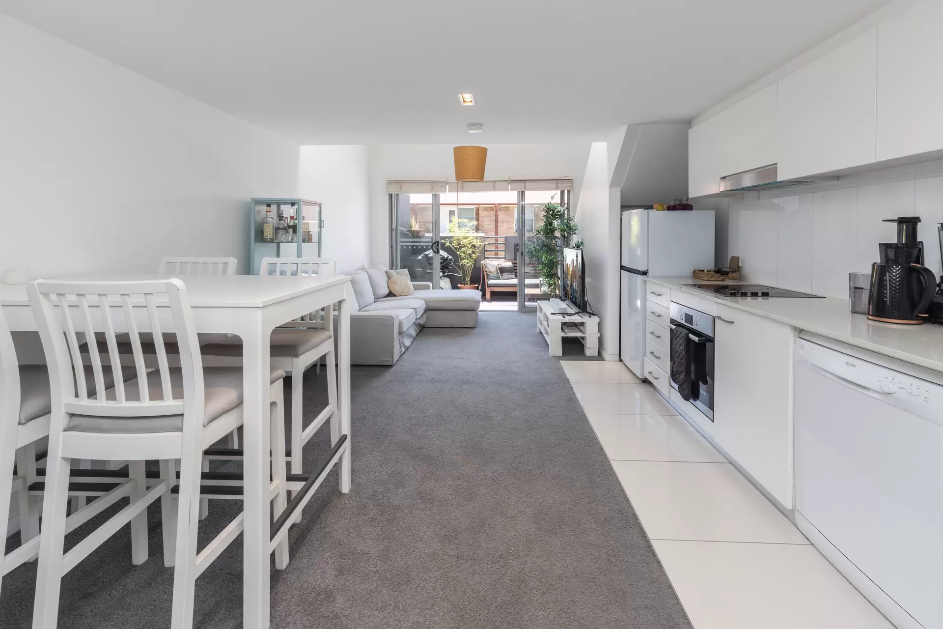 1/123 Cooper Street, Waterloo Sold by Aurora Property - image 2