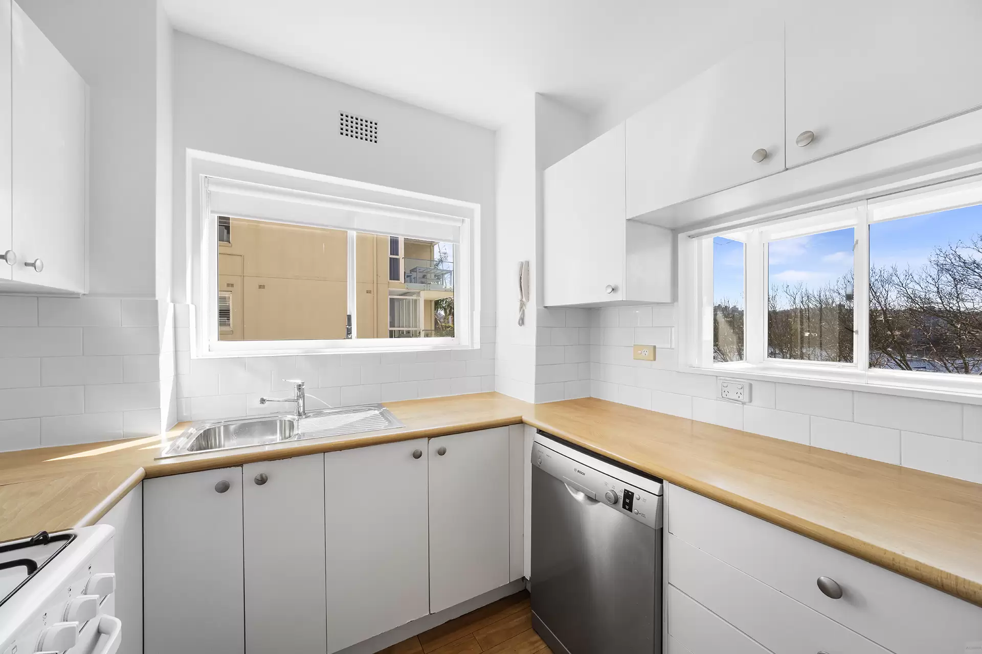 22/22 Peel Street, Kirribilli Leased by Aurora Property - image 5