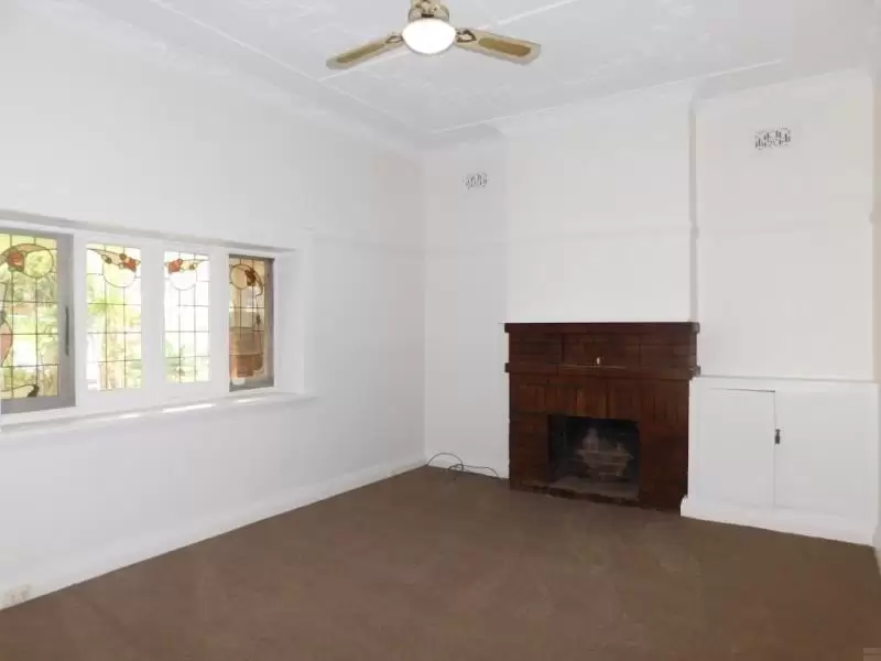 16 Bennett Street, West Ryde Leased by Aurora Property - image 2