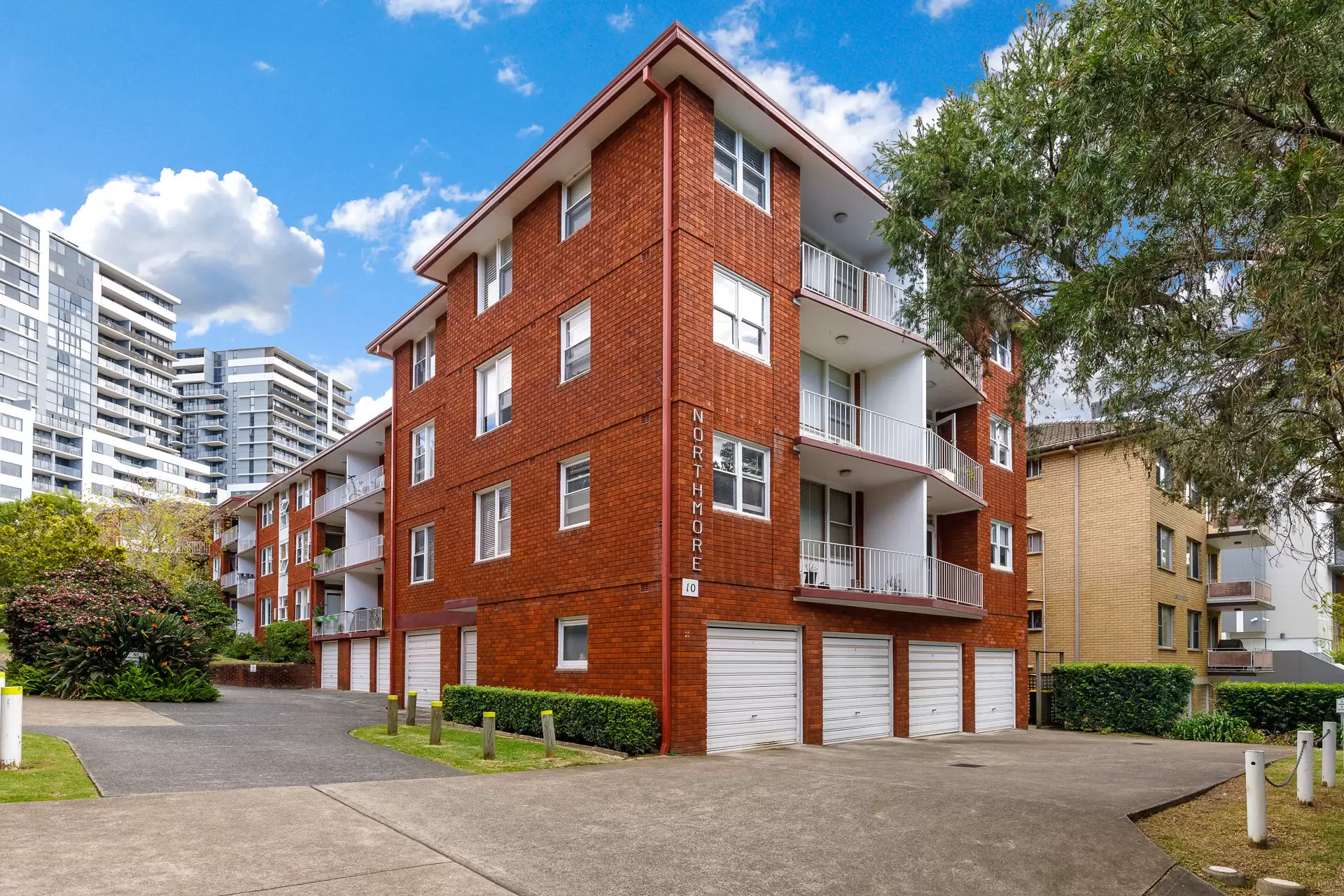 6/10 Essex Street, Epping Leased by Aurora Property - image 1