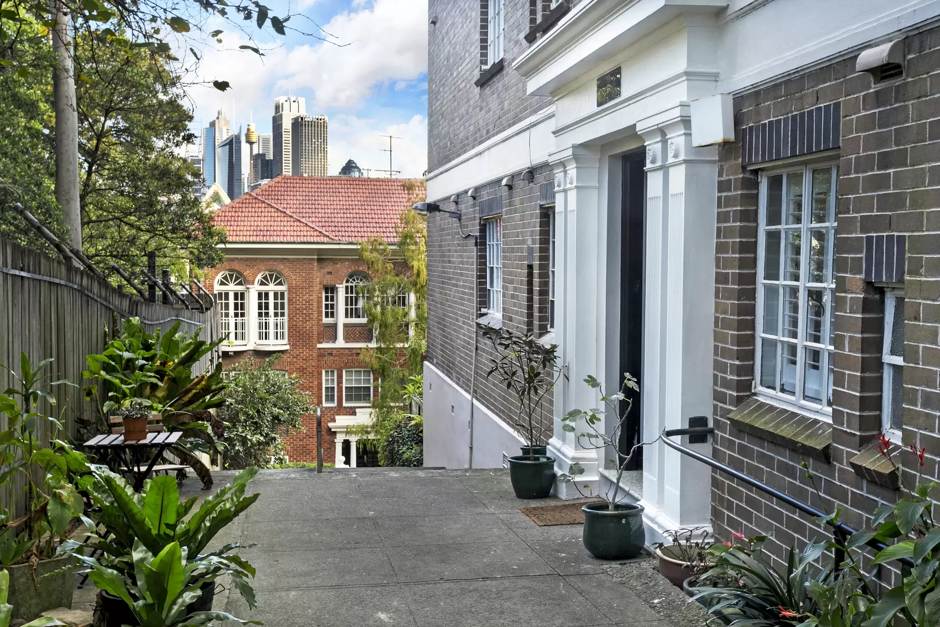 1/28 Waruda Street, Kirribilli Sold by Aurora Property - image 1