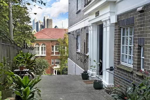 1/28 Waruda Street, Kirribilli Sold by Aurora Property