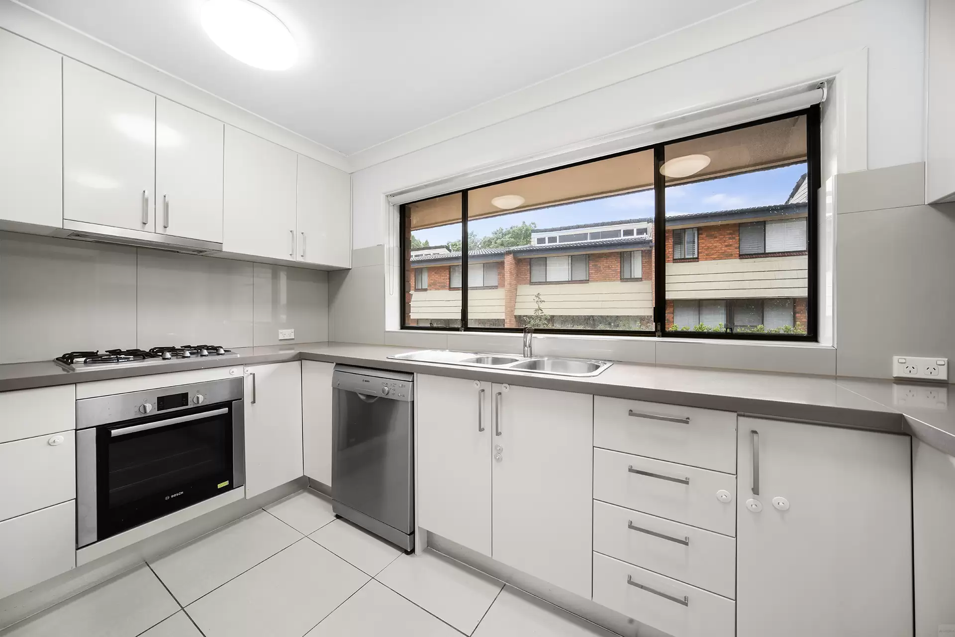 2/49-53 Ben Boyd Road, Neutral Bay Leased by Aurora Property - image 4