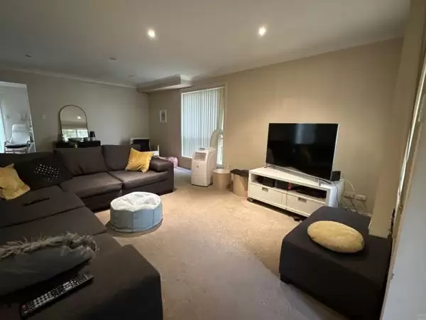 17 Angus Avenue, Epping Leased by Aurora Property - image 2