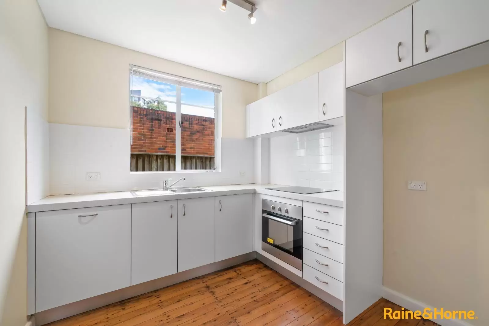 1/1 Robertson Lane, Kirribilli Leased by Aurora Property - image 3