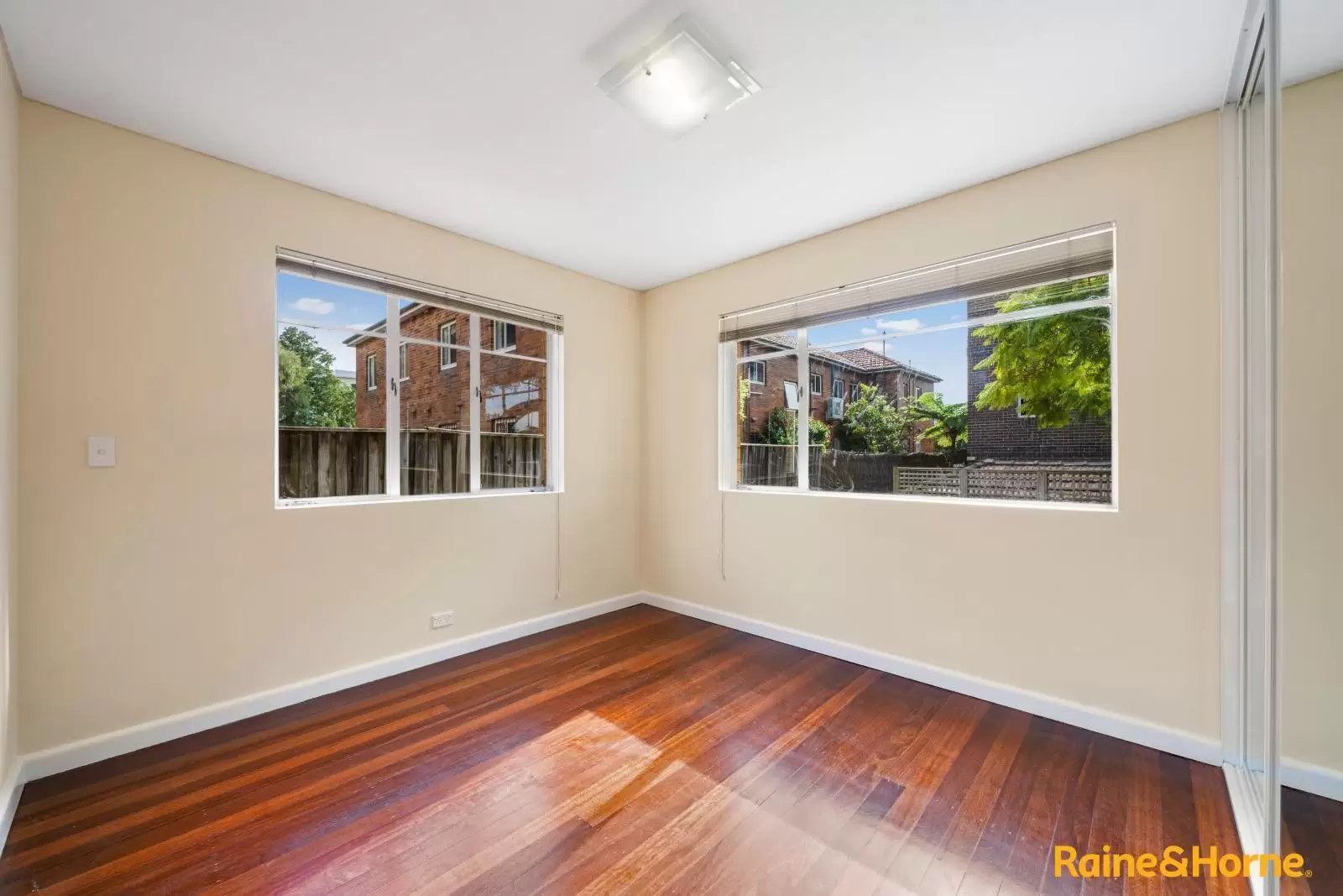 1/1 Robertson Lane, Kirribilli Leased by Aurora Property - image 4