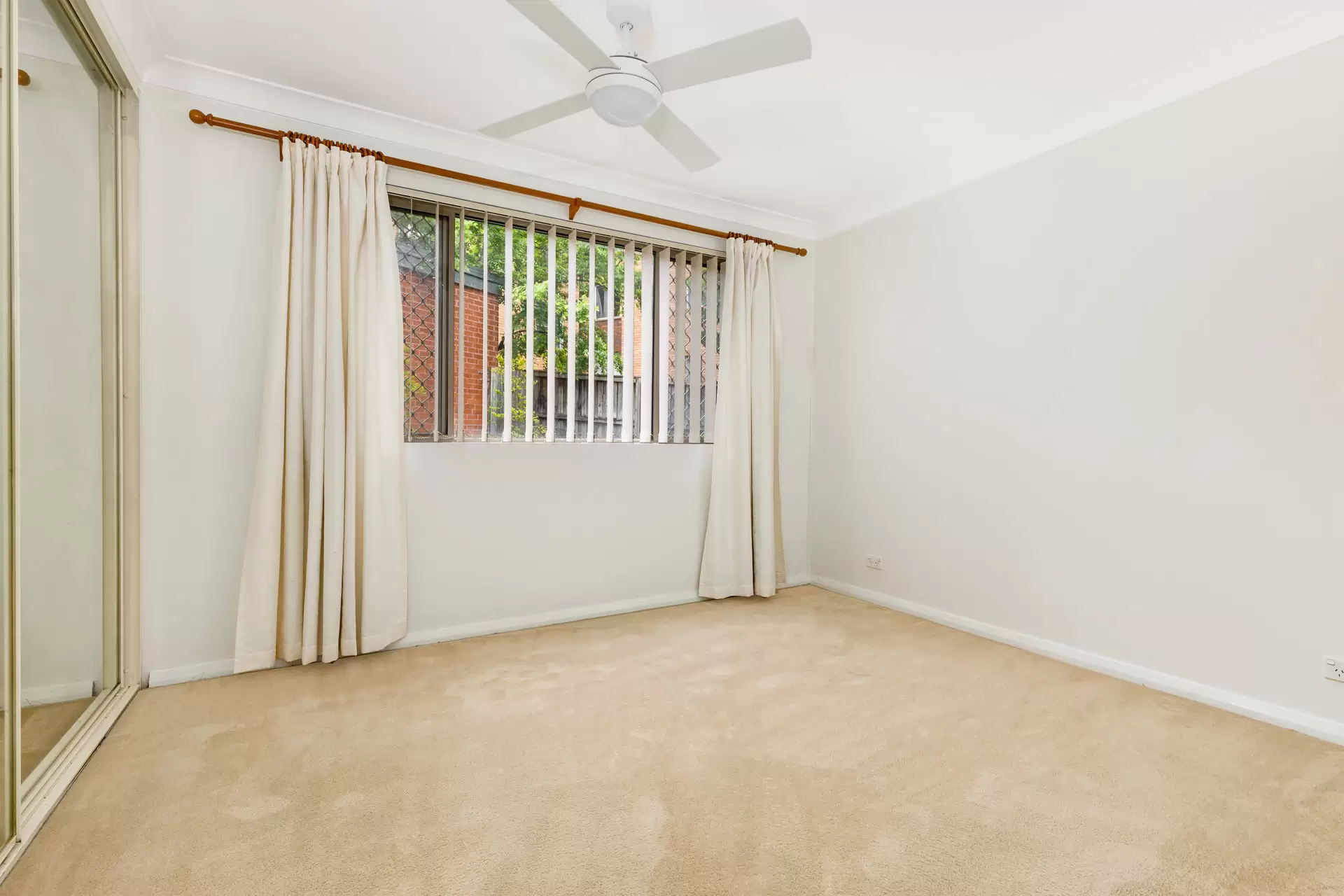 4/20 Essex Street, Epping Leased by Aurora Property - image 5