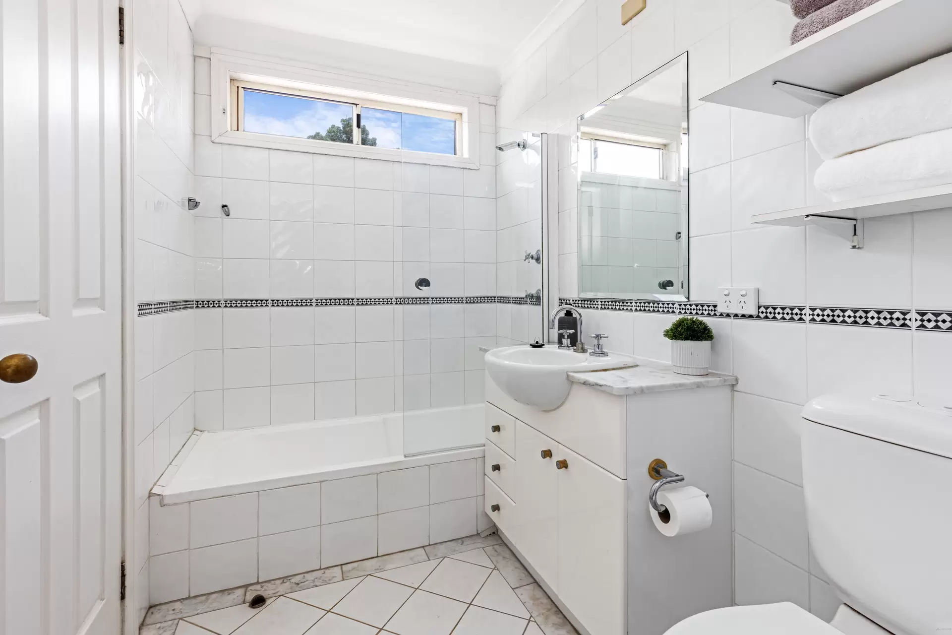 2/52-56 Jeffreys Street, Kirribilli Sold by Aurora Property - image 13