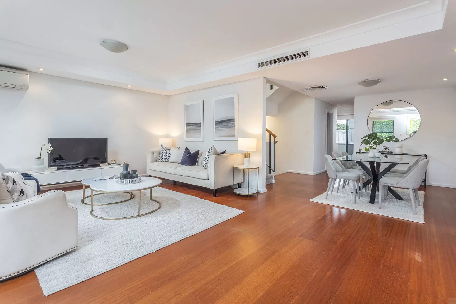 4/10-12 Ben Boyd Road, Neutral Bay Sold by Aurora Property - image 1