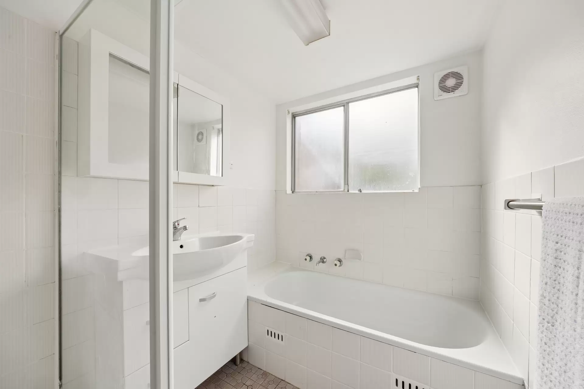 4/6-8 Edensor Street, Epping Sold by Aurora Property - image 9