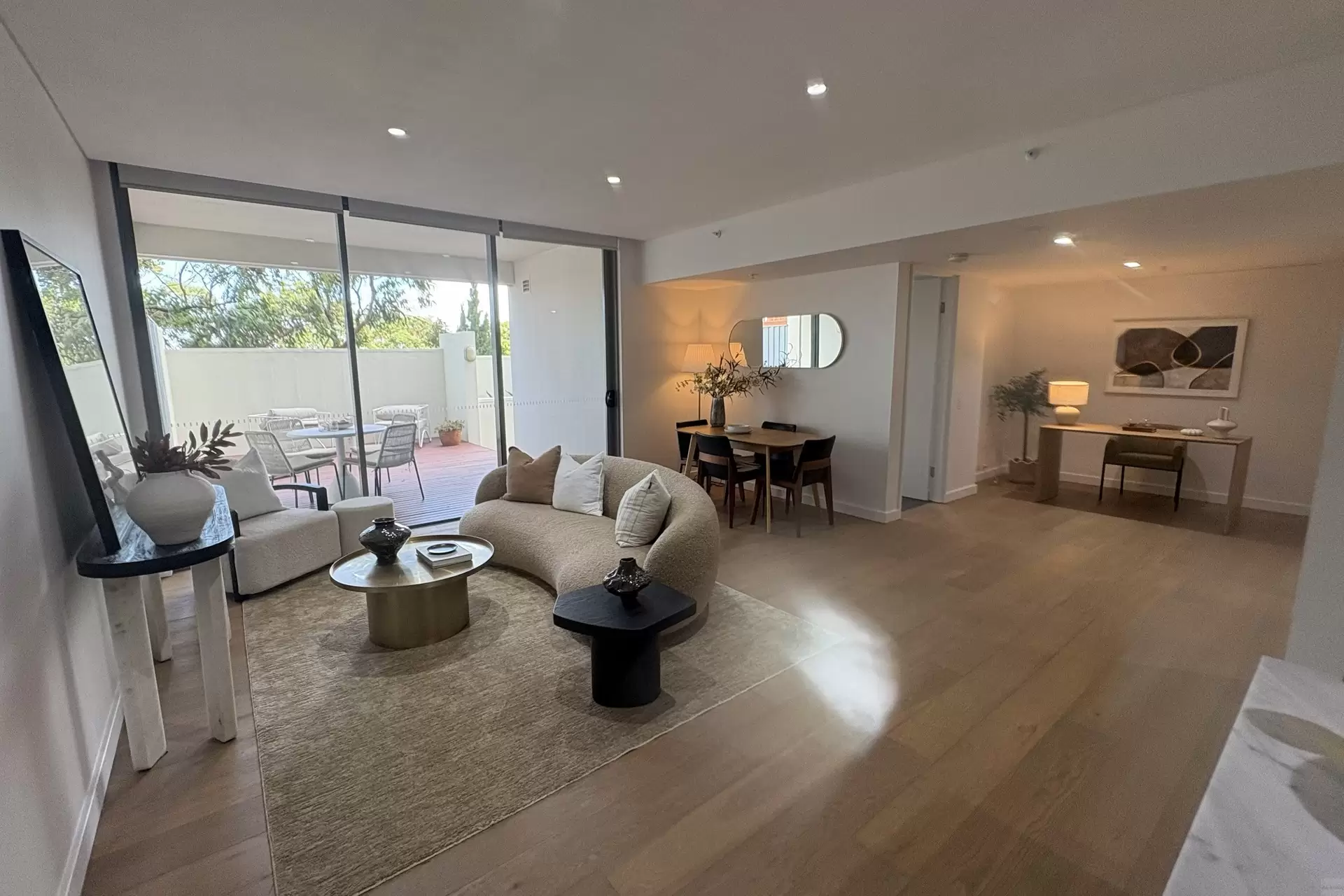 1/220 Pacific Highway, Crows Nest Sold by Aurora Property - image 2