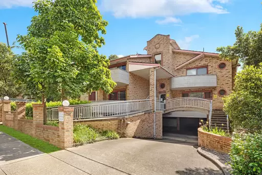 2/9-11 Bailey Street, Westmead Sold by Aurora Property