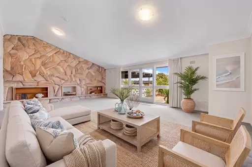 4 Knight Place, Castlecrag Leased by Aurora Property