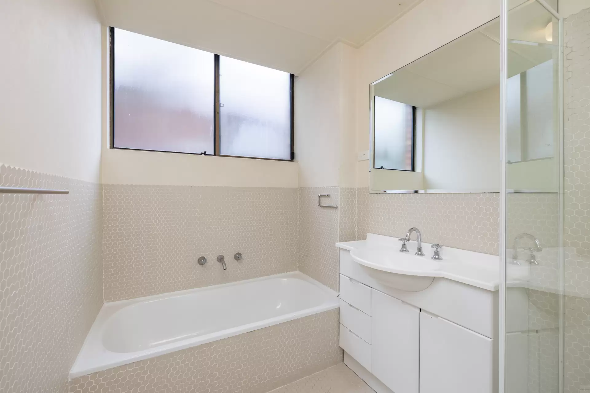 11/28 - 34 Bent Street, Neutral Bay Leased by Aurora Property - image 4