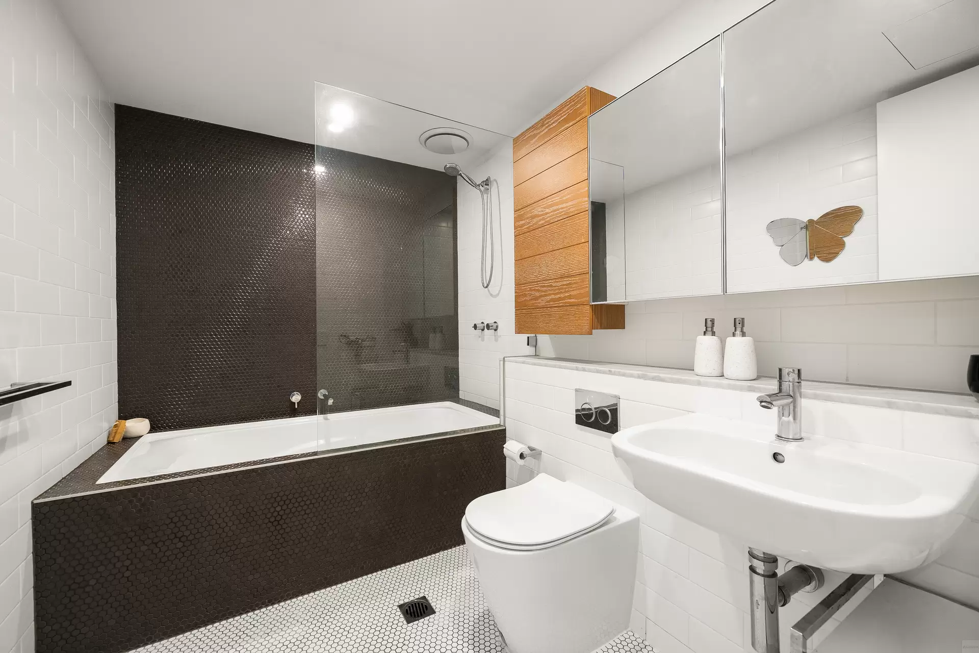 1606/220 Pacific Highway, Crows Nest Sold by Aurora Property - image 5