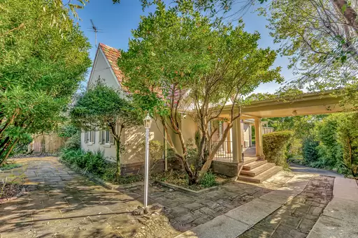 82 Ray Road, Epping Leased by Aurora Property