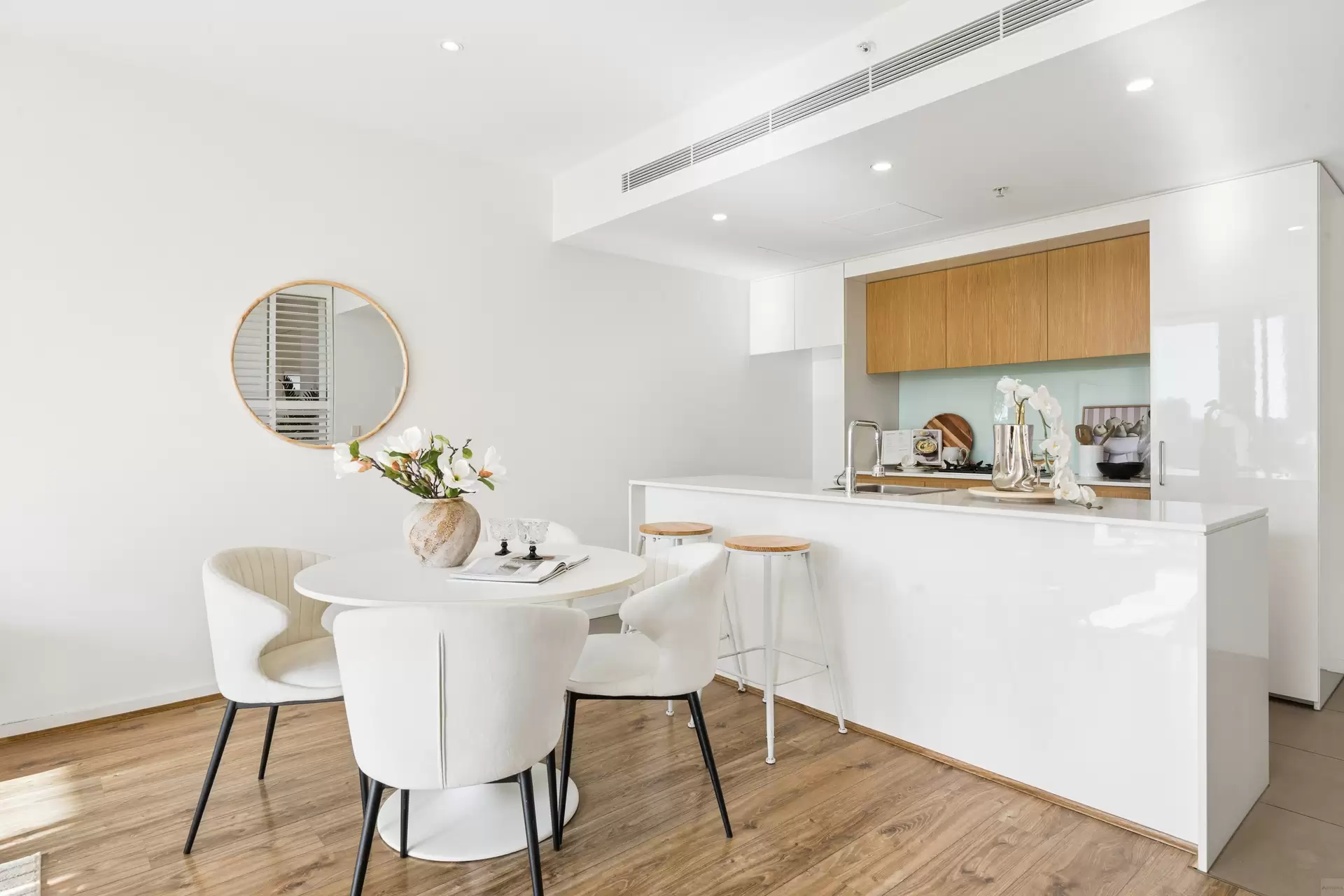 809/6 Saunders Close, Macquarie Park Sold by Aurora Property - image 3